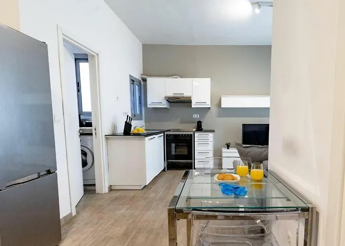 Athens Tower 2 Bedroom Apartment By Superhost Hub